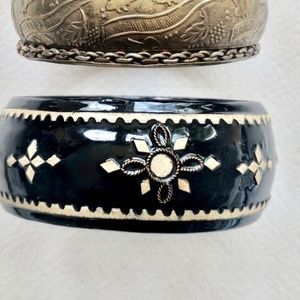 bracelet bangle black white wire inlay 1.25 wide